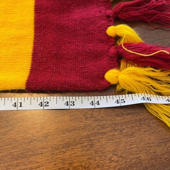 Harry Potter scarf Hogwarts crest Gryffindor - Picture 6 of 6
